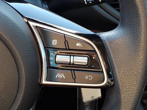 Used 2023 Kia Forte LXS FWD image 13