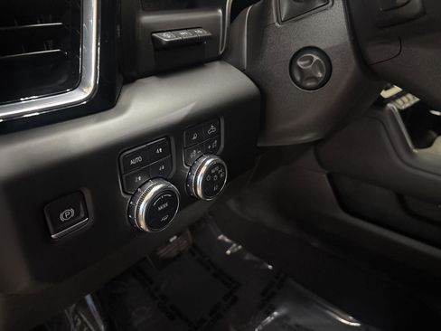 Used 2022 GMC Sierra 1500 Denali w/ Technology Package AWD/4WD image 21