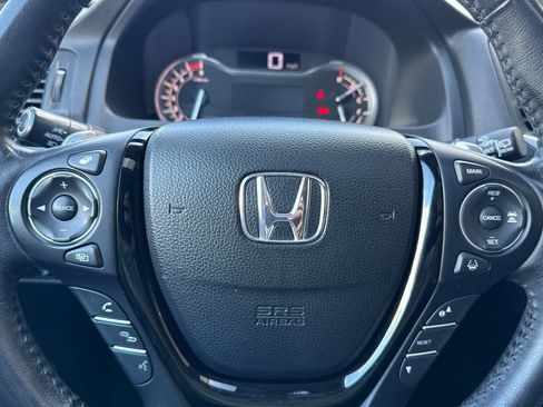 Used 2016 Honda Pilot Touring image 15