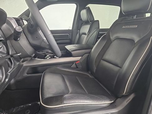 Used 2025 RAM 1500 Laramie AWD/4WD image 5