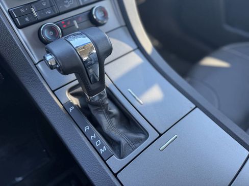 Used 2012 Ford Taurus SEL image 21