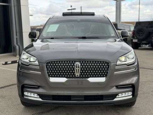 Used 2023 Lincoln Aviator Reserve w/ Equipment Group 201A image 2