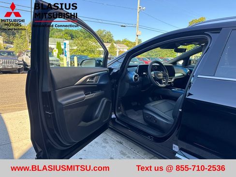 Used 2025 Chevrolet Equinox EV LT w/ Convenience Package II FWD image 17