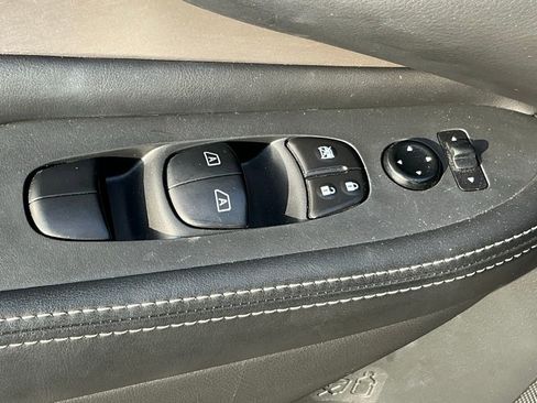 Used 2023 Nissan Murano SV w/ SV Midnight Edition Package image 17