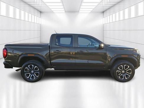 Used 2024 GMC Canyon AT4 w/ AT4 Premium Package image 4