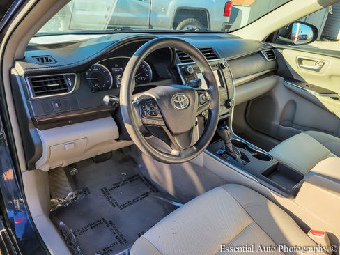 Used 2016 Toyota Camry LE FWD image 8