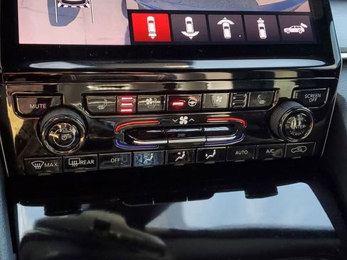 Certified 2025 Jeep Grand Cherokee Limited w/ Luxury Tech Group II image 34