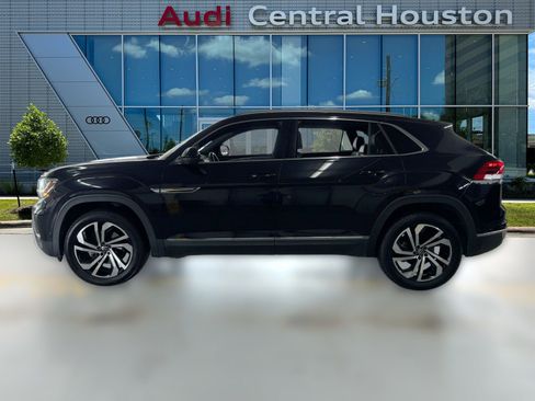 Used 2020 Volkswagen Atlas Cross Sport SEL Premium image 2