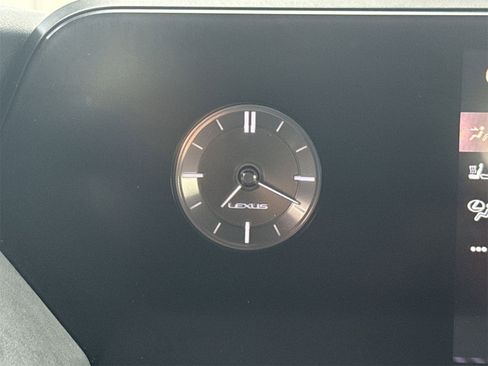 Used 2019 Lexus UX 200 w/ Premium Package image 27