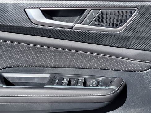 New 2025 Volkswagen Atlas Cross Sport SEL Premium R-Line image 11