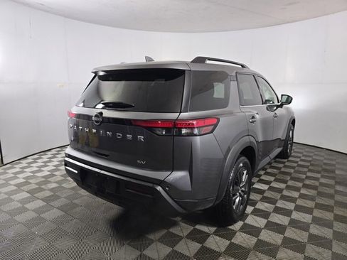 Used 2024 Nissan Pathfinder SV image 4