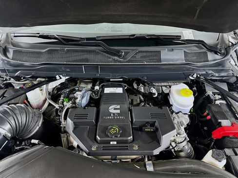 Used 2024 RAM 2500 Laramie image 32