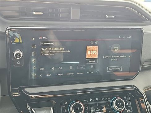 Used 2024 GMC Sierra 1500 AT4 w/ Technology Package image 11