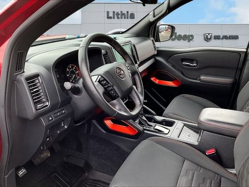 Used 2024 Nissan Frontier PRO-4X w/ Pro Convenience Package image 2