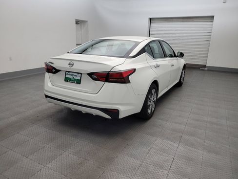Used 2024 Nissan Altima 2.5 S FWD image 9