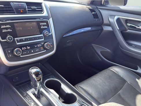 Used 2017 Nissan Altima 2.5 SL FWD image 16
