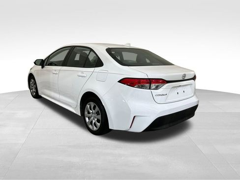 Used 2023 Toyota Corolla LE FWD image 3