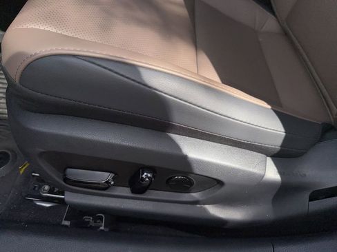 Certified 2025 Lexus ES 300h w/ Premium Package image 14