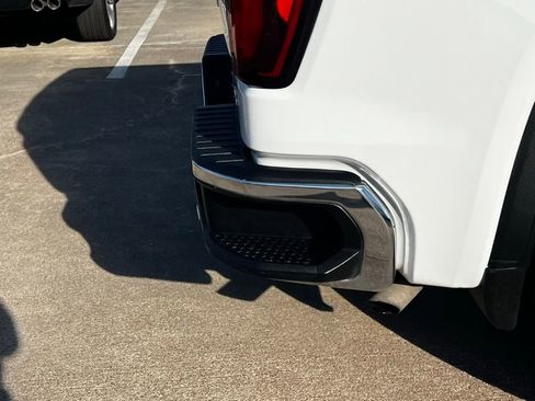 Used 2024 GMC Sierra 1500 SLT image 14