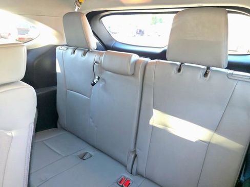 Used 2020 Toyota Highlander XLE image 29