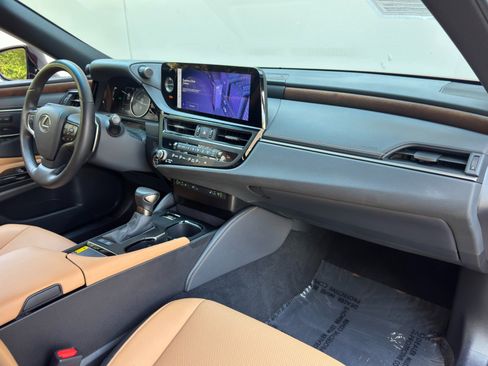 Used 2025 Lexus ES 300h F Sport FWD image 15