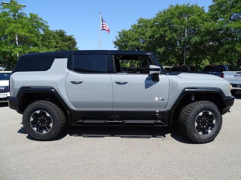 New 2025 GMC Hummer EV 3X w/ Extreme Off-Road Package image 9