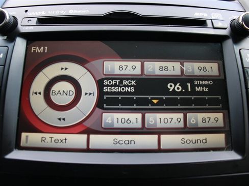 Used 2012 Kia Sorento SX image 10