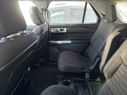 Used 2020 Ford Explorer XLT image 16