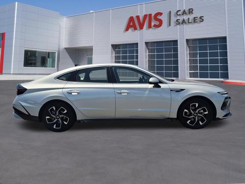 Used 2025 Hyundai Sonata SEL FWD image 5