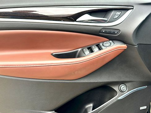 Used 2019 Buick Enclave Avenir w/ Avenir Technology Package image 16