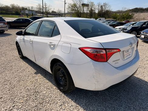 Used 2019 Toyota Corolla LE image 3