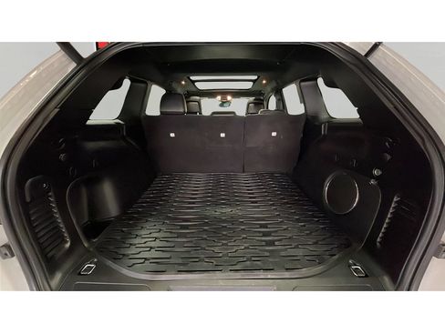 Used 2021 Jeep Grand Cherokee Limited AWD/4WD image 18