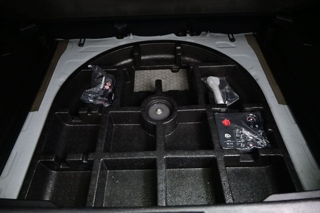 Used 2023 Jeep Renegade Latitude AWD/4WD image 39