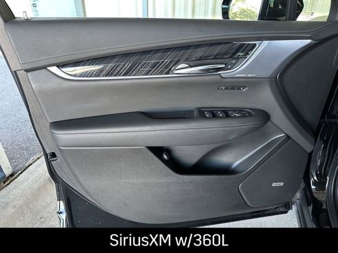 Certified 2025 Cadillac XT6 Premium Luxury image 10