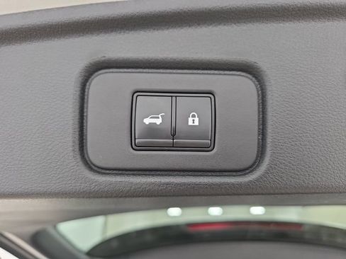 Used 2022 Nissan Pathfinder SL w/ Lighting Package (N92) AWD/4WD image 33