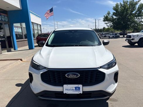 Used 2023 Ford Escape Active AWD/4WD image 2