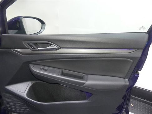 Used 2022 Volkswagen GTI SE image 18