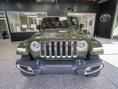 Used 2023 Jeep Wrangler Unlimited Sahara w/ Cold Weather Group AWD/4WD image 6