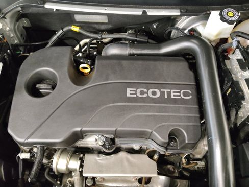 Used 2021 Chevrolet Equinox LT image 30