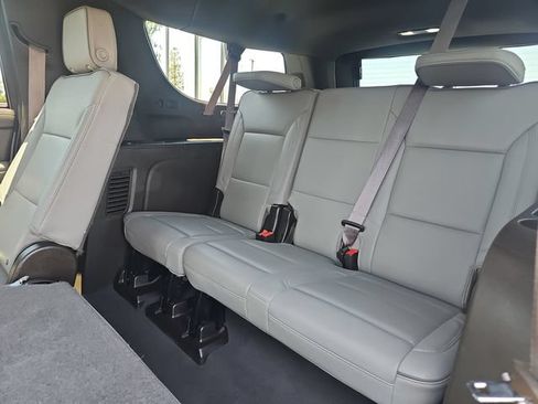 Certified 2024 GMC Yukon XL SLT AWD/4WD image 16