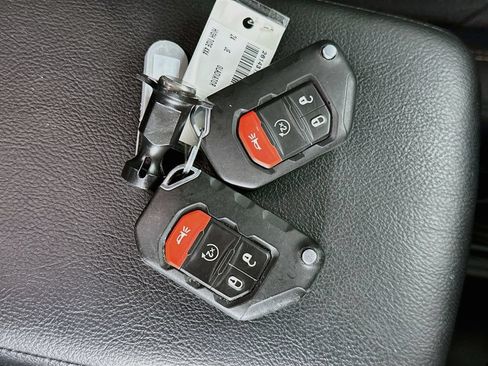 Used 2024 Jeep Gladiator Sport AWD/4WD image 33