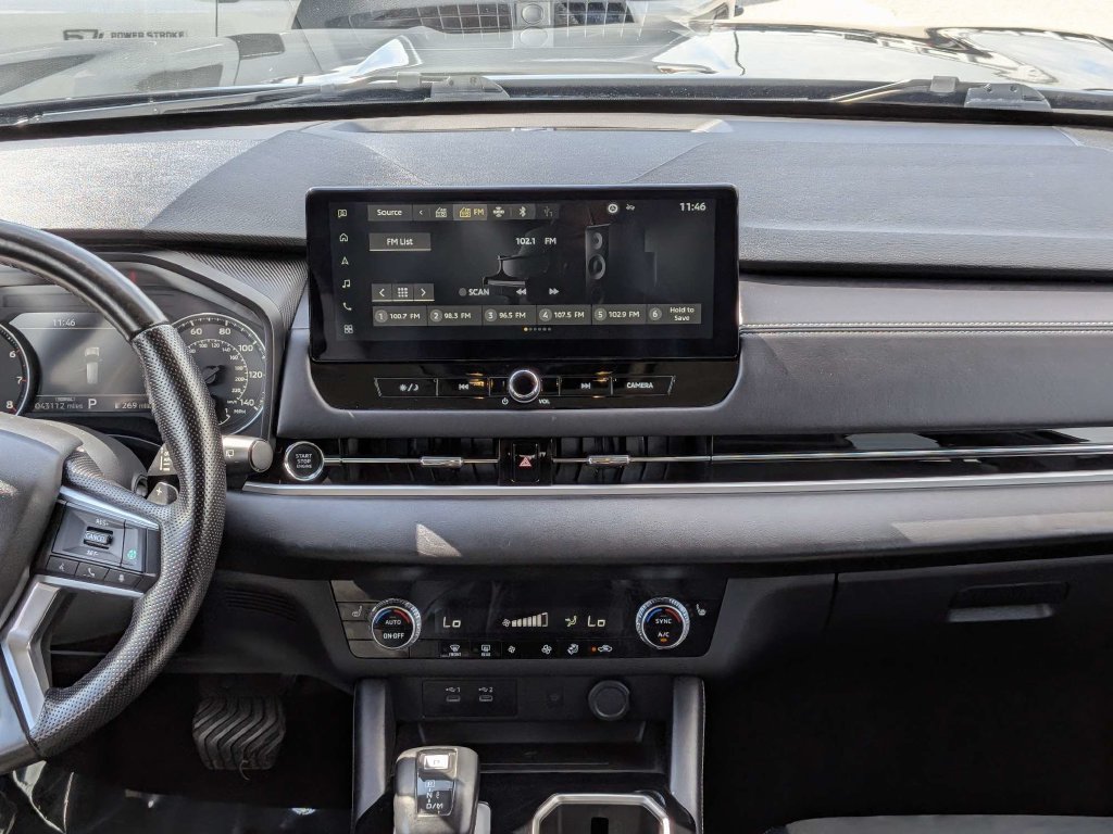 Used 2025 Mitsubishi Outlander SE FWD image 16