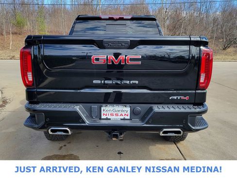 Used 2022 GMC Sierra 1500 AT4 w/ AT4 Premium Package image 4