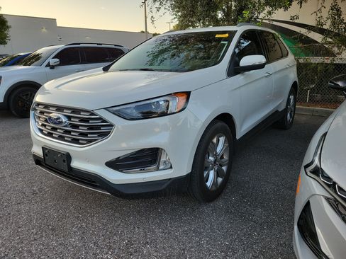 Used 2023 Ford Edge Titanium AWD/4WD image 3