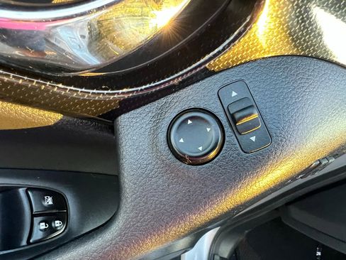 Used 2020 Nissan Rogue SL image 19