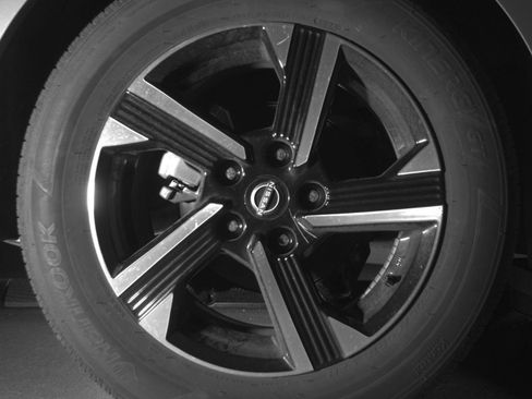 Used 2025 Nissan Sentra SV FWD image 18