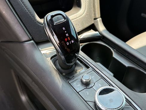 Used 2025 Cadillac XT6 Premium Luxury FWD image 18