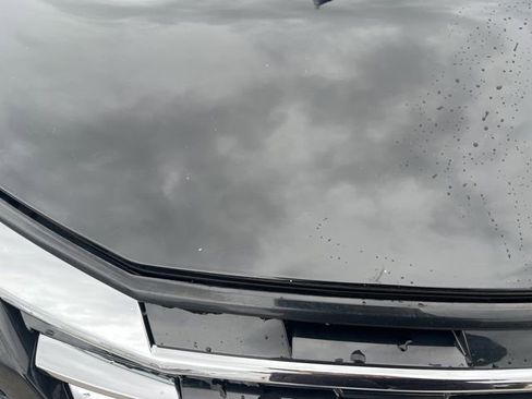 Used 2025 Nissan Rogue SV image 2