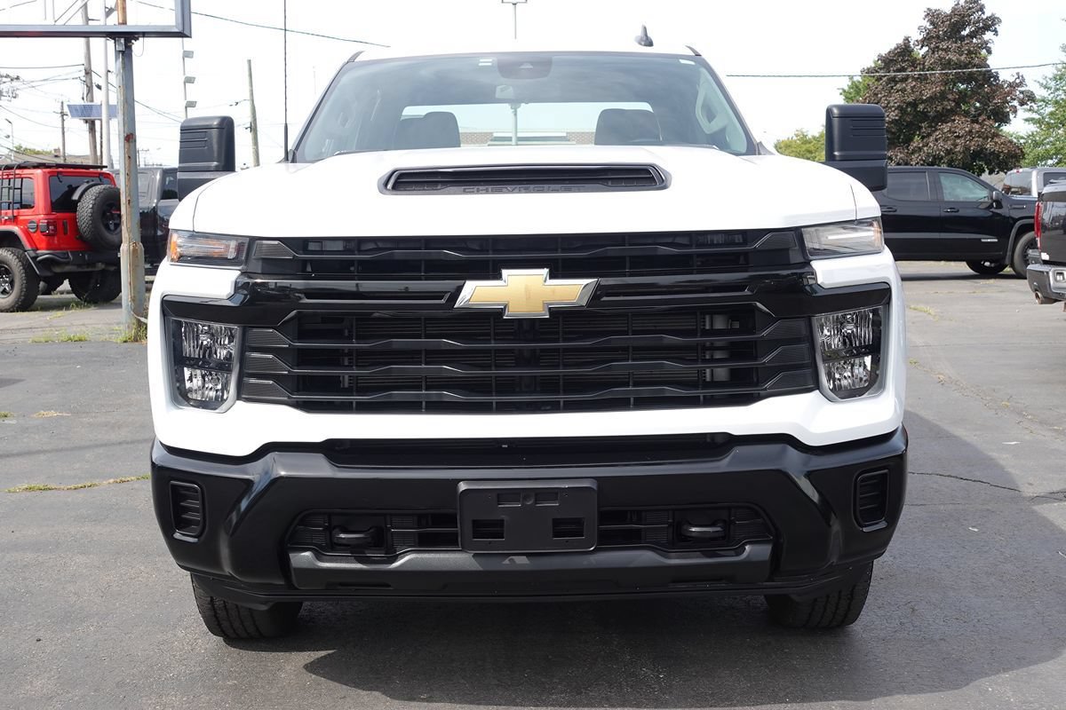 Used 2025 Chevrolet Silverado 2500 W/T AWD/4WD image 5