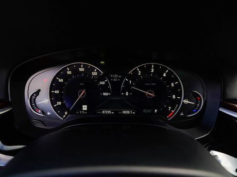 Used 2017 BMW 540i xDrive image 17